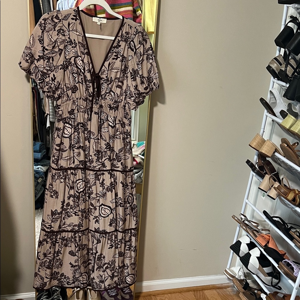 Entro Black and Tan Floral Midi Dress